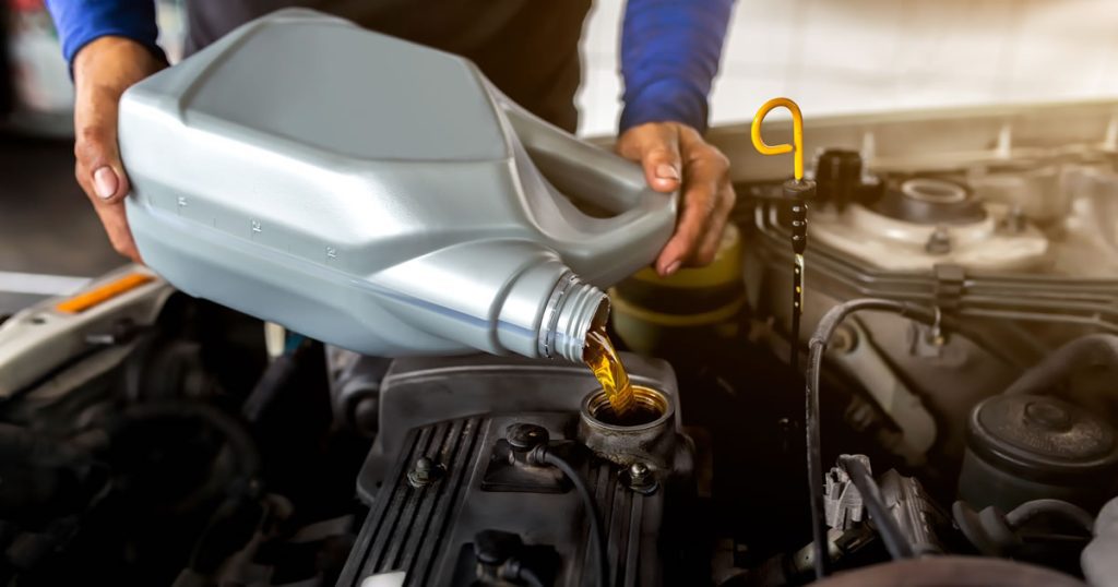 Óleo do Motor: Guia Completo Sobre Quando e Por Que Substituir